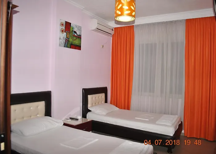 Freskia Szálloda 3*